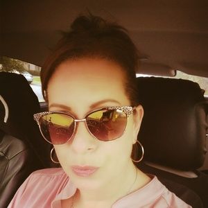 Meet your Posher, Darnice